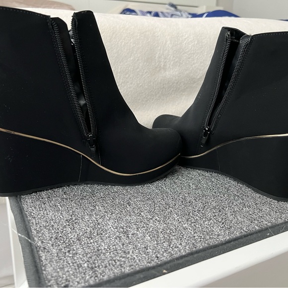 WEDGES BLACK GOLD STONES SIZE 9.5 - Picture 10 of 11